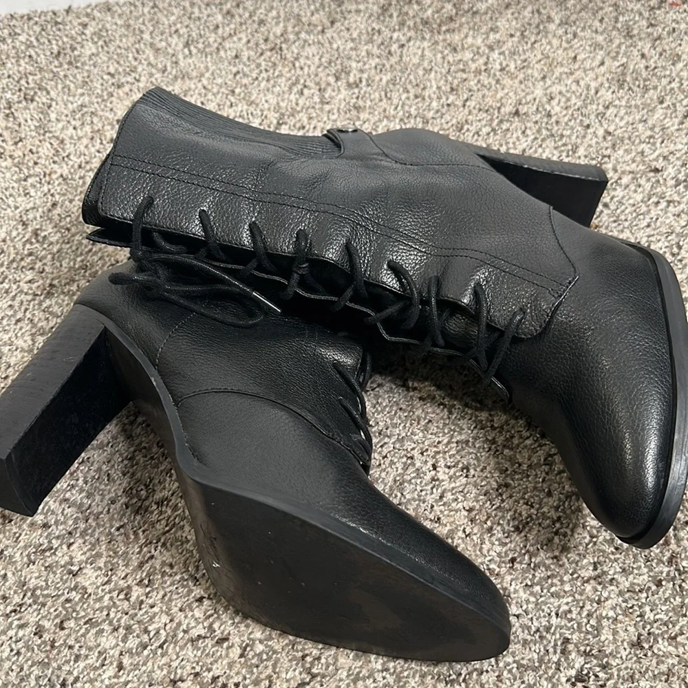 Michael kors black lace up carrigan boots size 11M